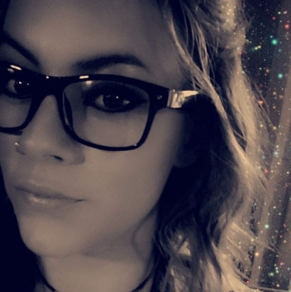 Meet your Posher, Jennifer - Picture 1 of 1